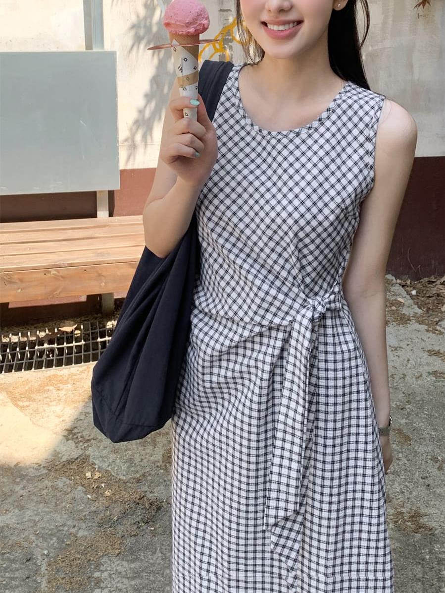 한 부서 디자인 센스 측면 스트랩 민소매 레트로 체크무늬 드레스 여름