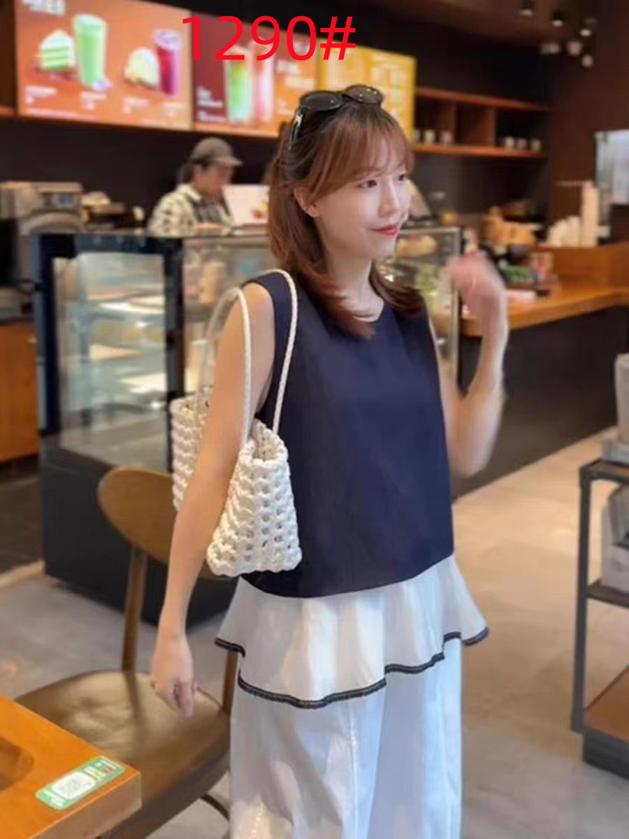 프랑스식 패치워크 페이크 레이어드 민소매 조끼 여성 여름 새로운 블루 색상 디자인 센스 루즈핏 연령 감소 다용도 맨위