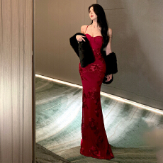 批发性感<b class='q'>蕾丝</b><b class='q'>刺绣</b>修身包臀露背系带气质连衣裙生日年会礼服裙