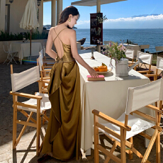 批发【荼靡】金花摆<b class='q'>露背</b>收腰设计感吊带<b class='q'>连衣裙</b>