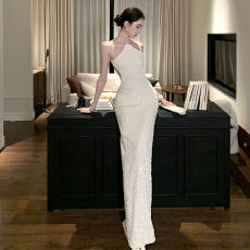 批发挂脖<b class='q'>连衣裙</b>女法式千金风晚<b class='q'>礼服</b>重工亮片性感露背长裙包臀生日裙子