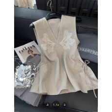 官图 气质通勤风刺绣v领无袖背心女夏季大码胖mm独特漂亮百搭上衣