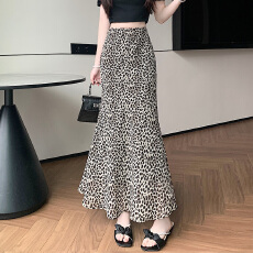 批发实拍春夏新款缎面<b class='q'>雪纺</b>半裙高腰包臀a字半身裙女中长款豹纹裙