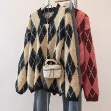 批发实拍大码2025<b class='q'>冬</b>季新款洋气宽松显瘦菱格针织衫女时尚减龄百搭毛衣