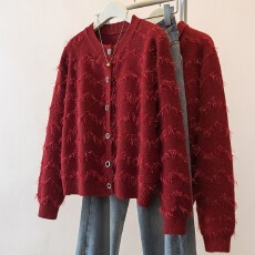 批发实拍大码<b class='q'>女装</b>洋气设计感红色针织衫2026新年战袍减龄显瘦百搭<b class='q'>毛衣</b>