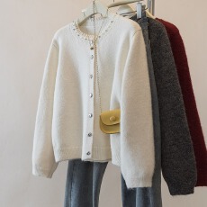 批发<b class='q'>实拍</b><b class='q'>大码</b><b class='q'>女装</b>重工钉珠拼接蕾丝毛衣开衫2026新款气质减龄针织外套