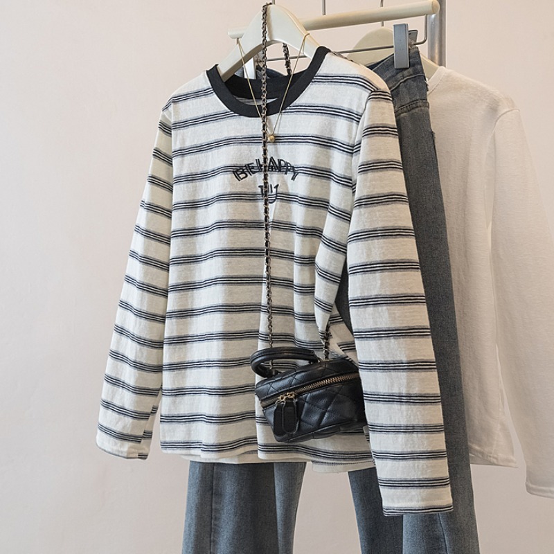 실사 빅 사이즈 2026 봄 새로운 배색 캐주얼 슬림해 보이는 라운드 넥 긴팔 티셔츠 여성 연령 감소 다용도 맨위