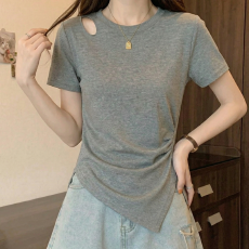 批发实拍大码2026夏季新款设计感短袖t恤女轻奢时髦褶皱收腰显瘦上衣