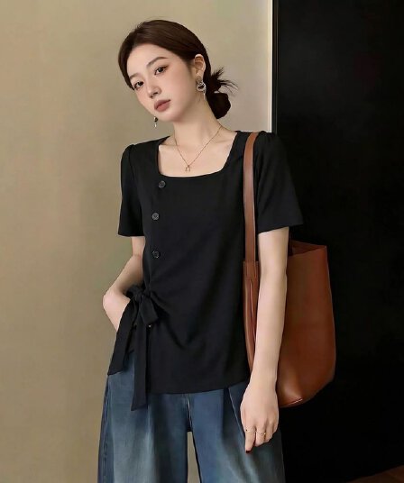 빅 사이즈 여성 의류 디자인 센스 광장 칼라 긍정적 인 어깨 반팔 티셔츠 여성 2026 여름 새로운 스트랩 허리 수축 불규칙 맨위