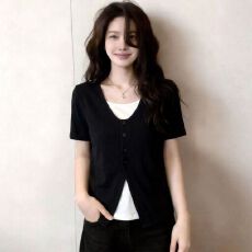 批发设计感假两件短袖T恤女夏季<b class='q'>胖</b><b class='q'>mm</b>显瘦撞色拼接减龄时尚百搭上衣