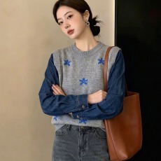 批发实拍<b class='q'>大码</b>时尚<b class='q'>牛仔</b>拼接圆领织衫女秋冬新款设计感毛衣显瘦百搭上衣
