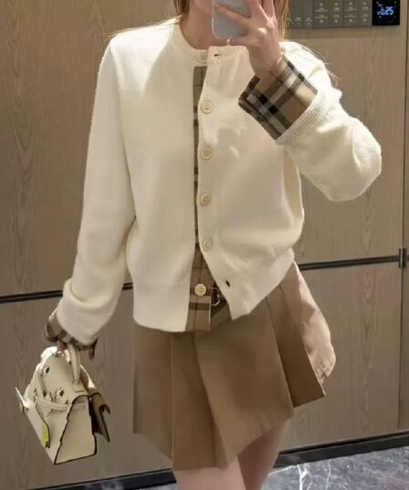 빅 사이즈 여성 의류 한 부서 디자인 센스 다용도 체크무늬 패치워크 니트 오픈 가디건 2026 가을 겨울철 출퇴근 캐주얼 맨위