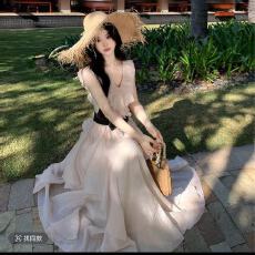 批发晴雪汀兰 法式设计感荷叶边收腰款仙女裙度假<b class='q'>连衣裙</b>