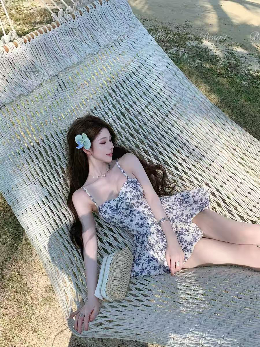 먹지 않아. 복숭아 이칭 화이트 도자기 오리지널 2026 여름 새로운 캐주얼 휴가 바람 달콤함 드레스