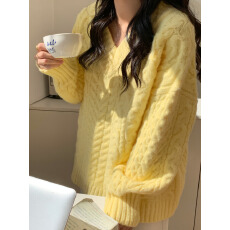 批发黄色奶系V领麻花毛衣女加厚秋冬新款韩版宽松慵懒中长款软糯<b class='q'>上衣</b>