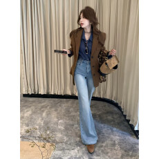 批发浅色不贴腿直筒微喇牛仔裤女高腰<b class='q'>冬</b>新款宽松显瘦显高气质喇叭裤