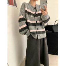 批发韩系温柔撞色条纹小雏菊刺绣圆领<b class='q'>针织</b>开衫女2026秋温柔软糯外套