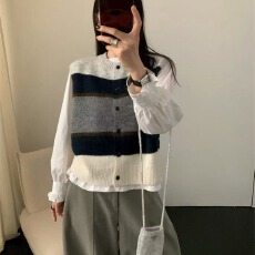 批发法式撞色条纹圆领针织<b class='q'>马甲女</b>慵懒时髦无袖坎肩毛衣背心叠穿秋冬季