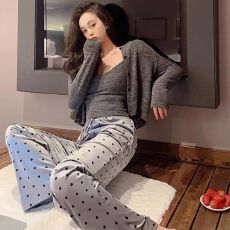 批发秋季网红直播爆款<b class='q'>毛衣</b>性感睡衣女士三件套带可拆胸垫