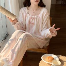 批发冬季法兰绒印花公主风方领长袖睡衣<b class='q'>女士</b>套装家居服