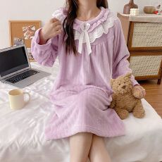 批发冬季法兰绒坑条蕾丝花边圆领长袖休闲睡裙女家居服