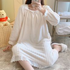 批发冬季法兰绒坑条蝴蝶结蕾丝花边长袖睡裙女士家居服
