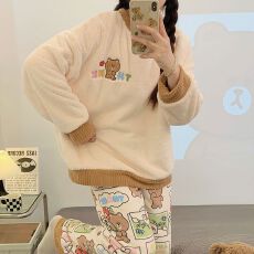 批发冬季新款睡衣女法兰绒卡通圆领休闲家居服<b class='q'>套装</b>220克