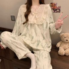 批发冬季新款法兰绒睡衣女加厚甜美公主风可爱家居服<b class='q'>套装</b>250克