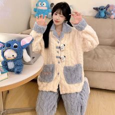 批发冬季新款<b class='q'>睡衣</b>女长毛绒开衫翻领甜美少女家居服套装 280克