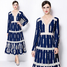 批发实拍8594#法式复古修身型<b class='q'>连衣裙</b>女春季长袖V领收腰显瘦气质A字裙