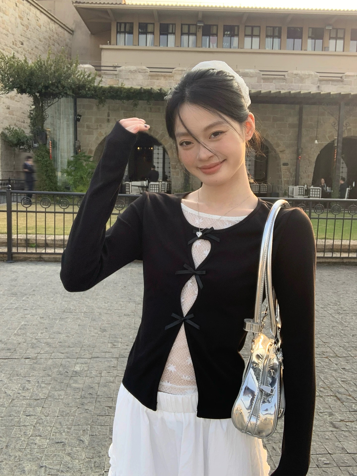 송 긍정적 인 En 한 부서 페이크 레이어드 홀로우 아웃 레이스 긴팔 티셔츠 여성 이른 봄 다용도 몸매 가꾸기 인사이드 가져 가라. 기본 셔츠 맨위