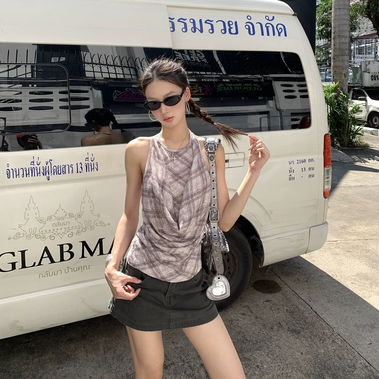 디자인 센스 행침 목 체크무늬 조끼 여성 여름 새로운 휴가 바람 핫걸 민소매 허리 수축 흔들다 칼라 민소매 맨위