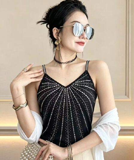 실사 2026 여름 새로운 슬립 V넥 무거운 작업 핫픽스 패션 외국 가스 몸매 가꾸기 슬림해 보이는 다용도 한국 스타일 여성 트렌디