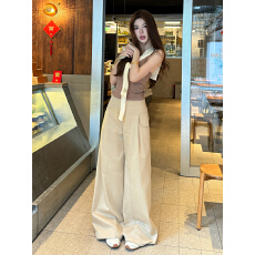 批发<b class='q'>韩国</b>东大门女装开春新品｜日常通勤风｜奶白系列利落烟管<b class='q'>牛仔裤</b>女