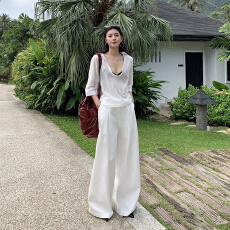 批发得物高品质26春季新品老钱风<b class='q'>休闲裤</b>简约慵懒天丝垂坠低腰阔腿<b class='q'>女</b>裤