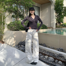 批发抖音爆款2026春款工装裤白色斜口袋侧褶设计修饰比例显瘦<b class='q'>休闲裤</b><b class='q'>女</b>