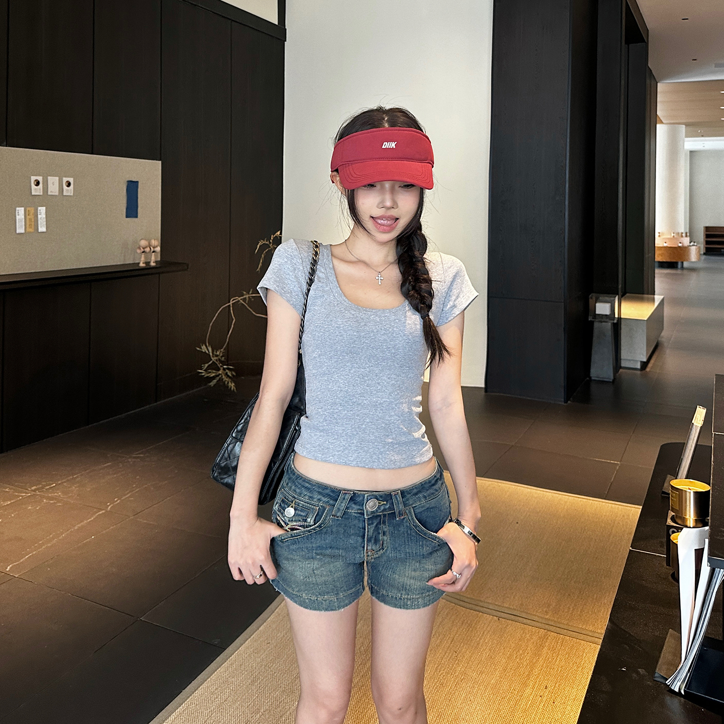 흔들어서 톤 폭발 여름 핫걸 대나무 곡물 타이트 스커트 청바지 아메리칸 레트로 마 오래된 하이웨이스트 몸매 가꾸기 다용도 반바지 여성