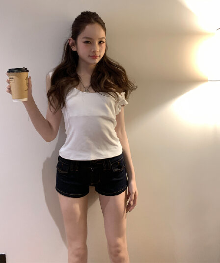 한국 싱글 노스탤지어 소녀 분위기 센스 명중 천 무거운 작업 패치워크 디자인 한 여성 색상 쇼트 스타일 데님 핫 바지