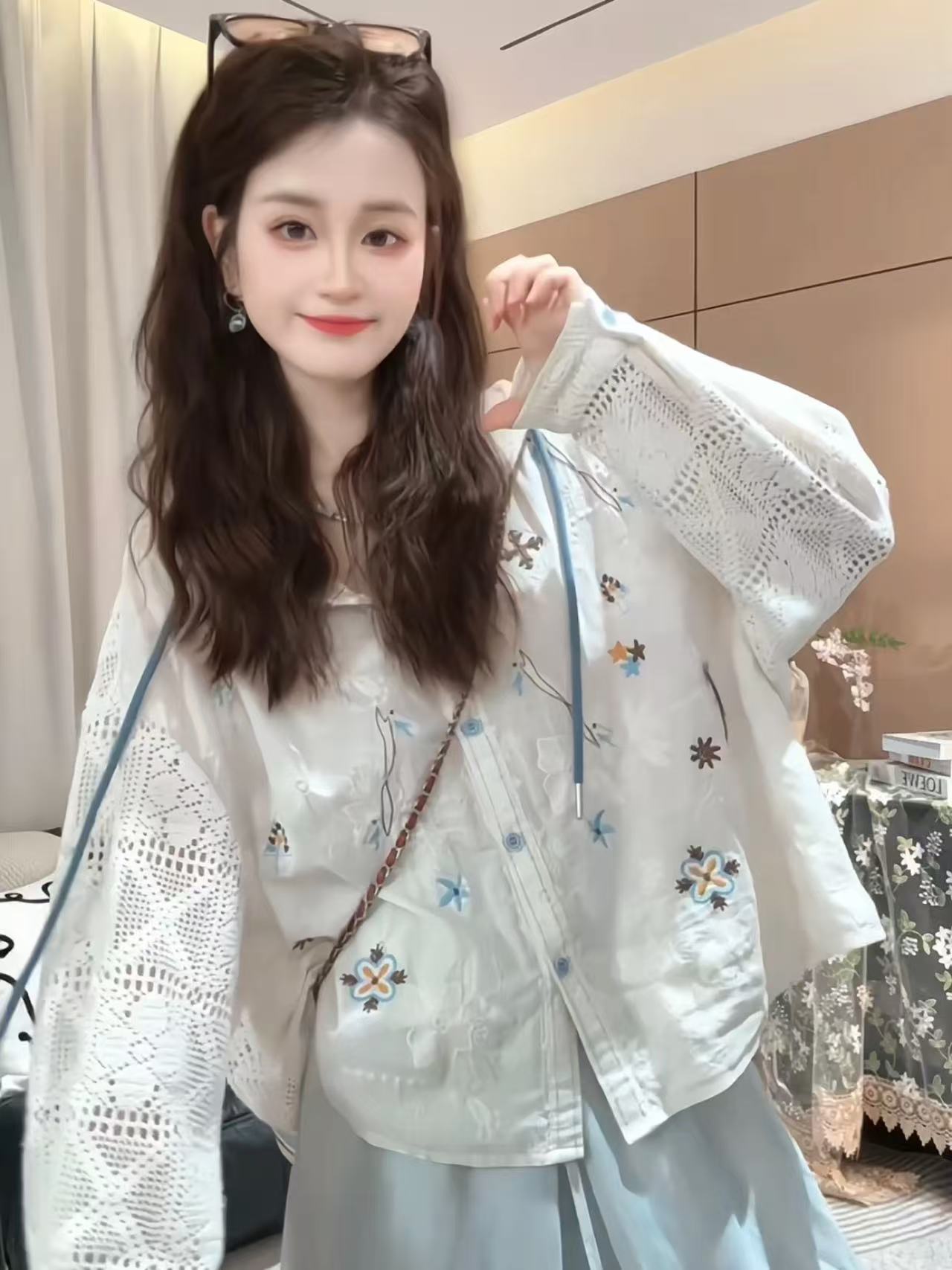 센 부서 느긋한 자수 자외선 차단 후드 오픈 가디건 여성 코트 여름 새로운 부드러운 문예 연령 감소 홀로우 아웃 맨위 트렌디