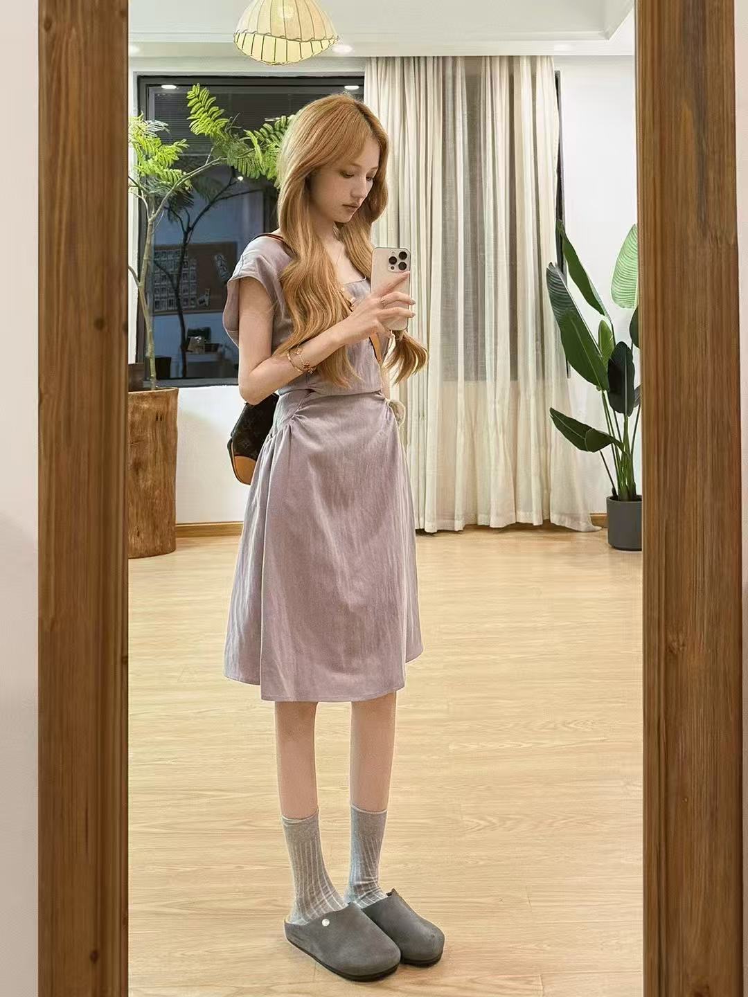 프랑스식 고유 한 작은 대중 고급 센스 보라색 여성 드레스 2026 여름 새로운 디자인 센스 주름 허리 수축 치마
