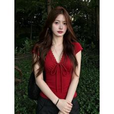 批发红色蕾丝拼接V领系带修身短袖<b class='q'>T</b><b class='q'>恤</b>女2026夏季多巴胺海边穿搭上衣