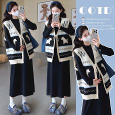 批发实拍现现~孕妇装<b class='q'>春</b>秋套装时尚款新款宽松针织孕妇连衣裙两件套