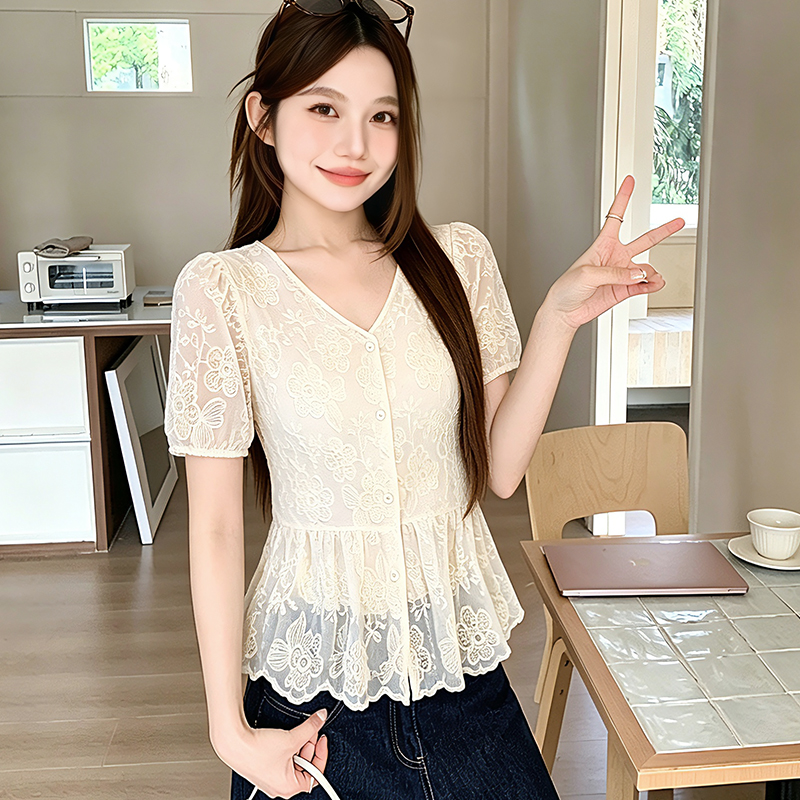 실사 빅 사이즈 여성 의류 여름 드레스 새로운 프랑스식 V넥 디자인 센스 자수 레이스 셔츠 표지 배 슬림해 보이는 작은 셔츠 맨위