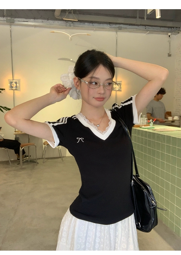 빅 사이즈 여성 의류 검정색 V넥 레이스 긍정적 인 어깨 반팔 티셔츠 여성 여름 새로운 슬림해 보이는 아름다운 작은 셔츠 티셔츠 맨위