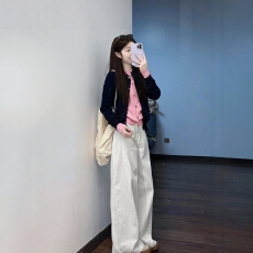 批发秋季穿搭一整套大码<b class='q'>胖</b><b class='q'>mm</b><b class='q'>假</b>俩件针织开衫阔腿裤甜美休闲好看套装女