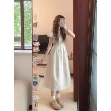 批发法式甜美V领刺绣<b class='q'>连衣裙</b>女夏季大码胖mm独特漂亮好看收腰中长裙子