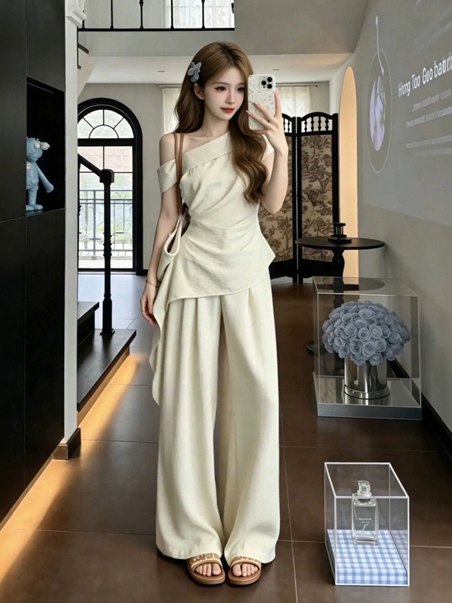 초여름 고유 한 아름다운 작은 세트 한 부서 비스듬한 어깨 펌프 Pleat 리본 살구 색상 맨위 와이드 레그 팬츠 품격 두 조각 여성 세트