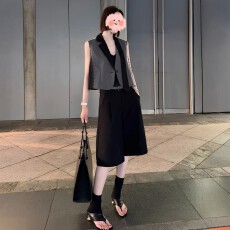 批发夏季搭配一整套<b class='q'>大码</b>胖mm马甲上衣六分阔腿裤独特高级感时尚套装女