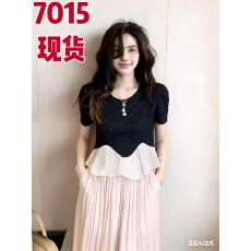 批发夏日绝美漂亮<b class='q'>套装</b>裙女2026超火黑色细闪短袖拼色<b class='q'>欧根纱</b>