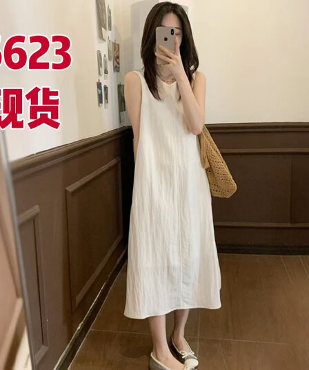 화이트 쉬폰 민소매 여성 드레스 여름 2026 새로운 루즈핏 중간 길이 조끼 스커트